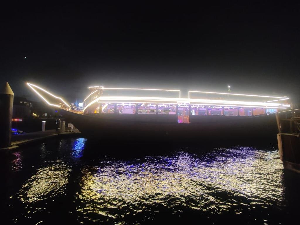 dhow cruise marina harbour